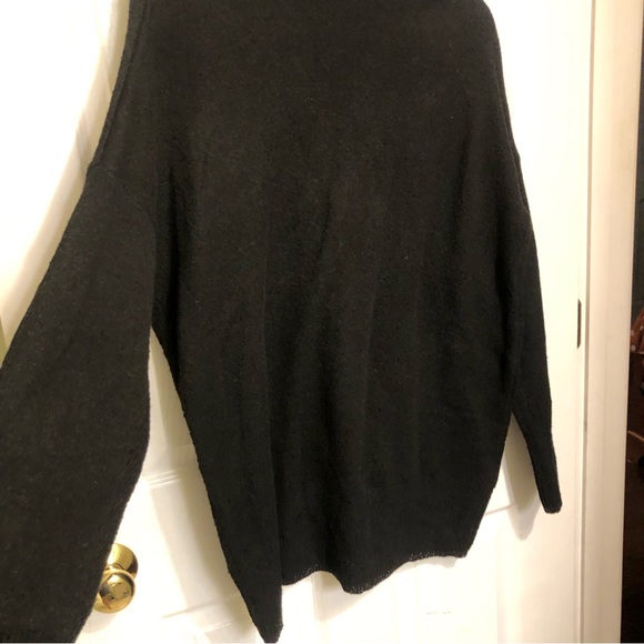 EUC Black V neck sweater 3/4 length with metallic trim medium - Picture 5 of 5